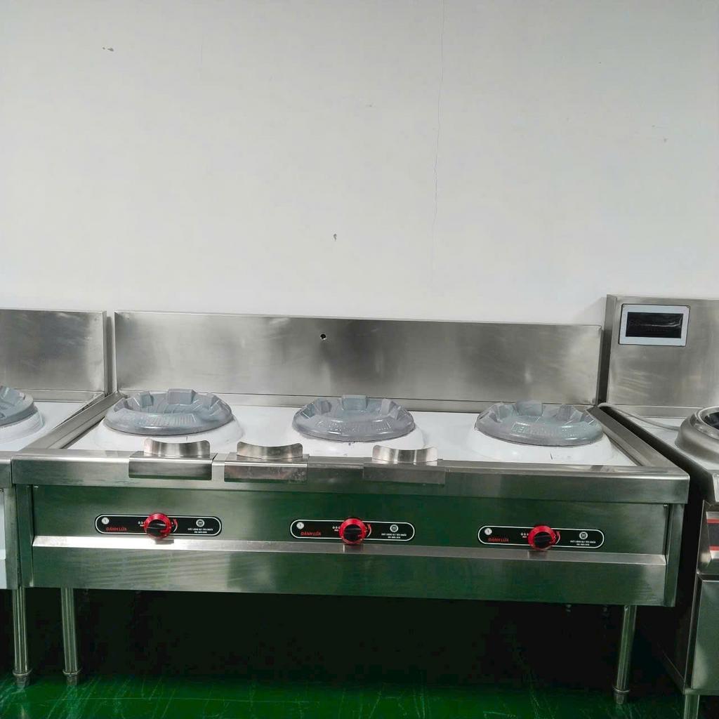 Bếp á sạch bề mặt vẫn có thể tắc họng đốt hoặc tiềm ẩn rò rỉ gas bên trong.