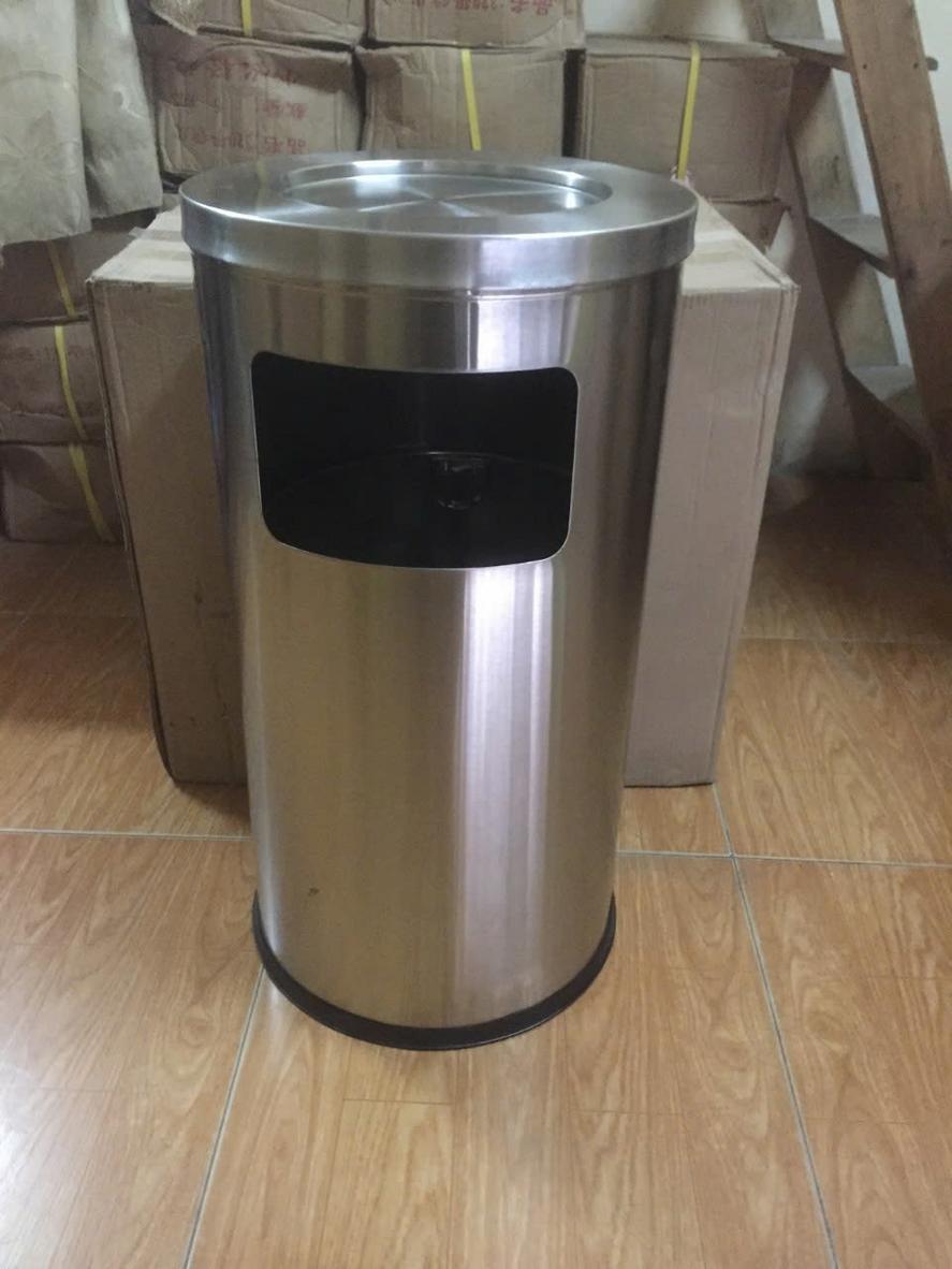 Giá mỗi dòng thùng rác inox thay đổi theo dung tích và thiết kế.