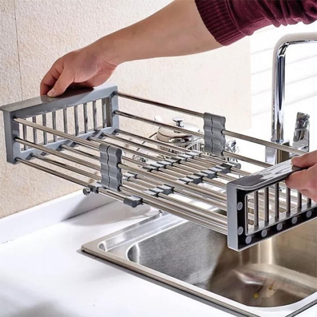 Kệ chén treo tường là giải pháp cứu cánh cho các phòng trọ hoặc căn hộ nhỏ.