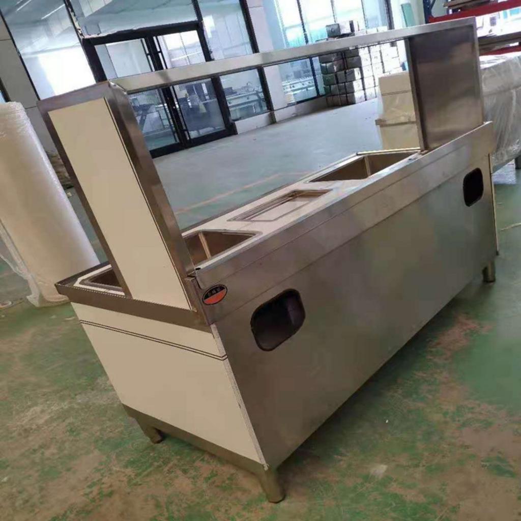 Quầy bar cafe inox giá rẻ giúp quán nhỏ vẫn giữ đủ công năng pha chế và vệ sinh.