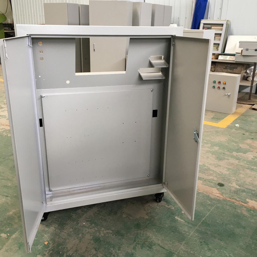 So sánh các chất liệu phổ biến làm vỏ tủ điện: nhựa, thép sơn tĩnh điện, Inox 304, Inox 201