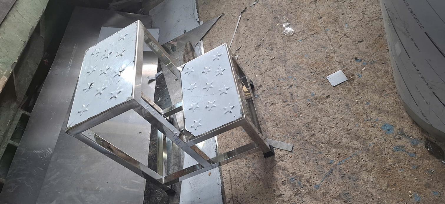So sánh Inox 304 và Inox 201 cho bậc tam cấp