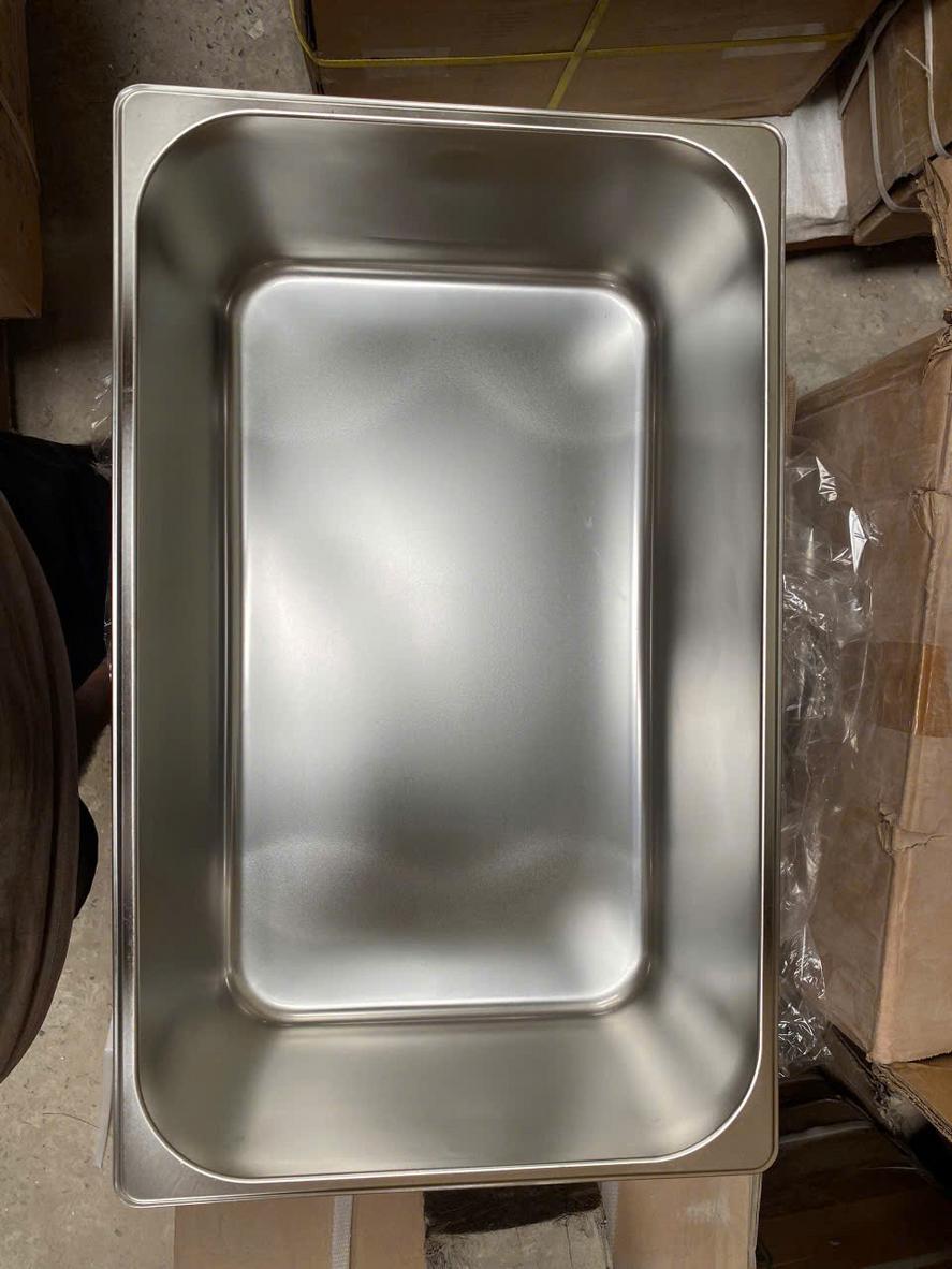 Khay ăn cơm inox 3 ngăn 21x20x3.5cm cân bằng hơn so với biến thể 5 ngăn cho suất ăn cơ bản.