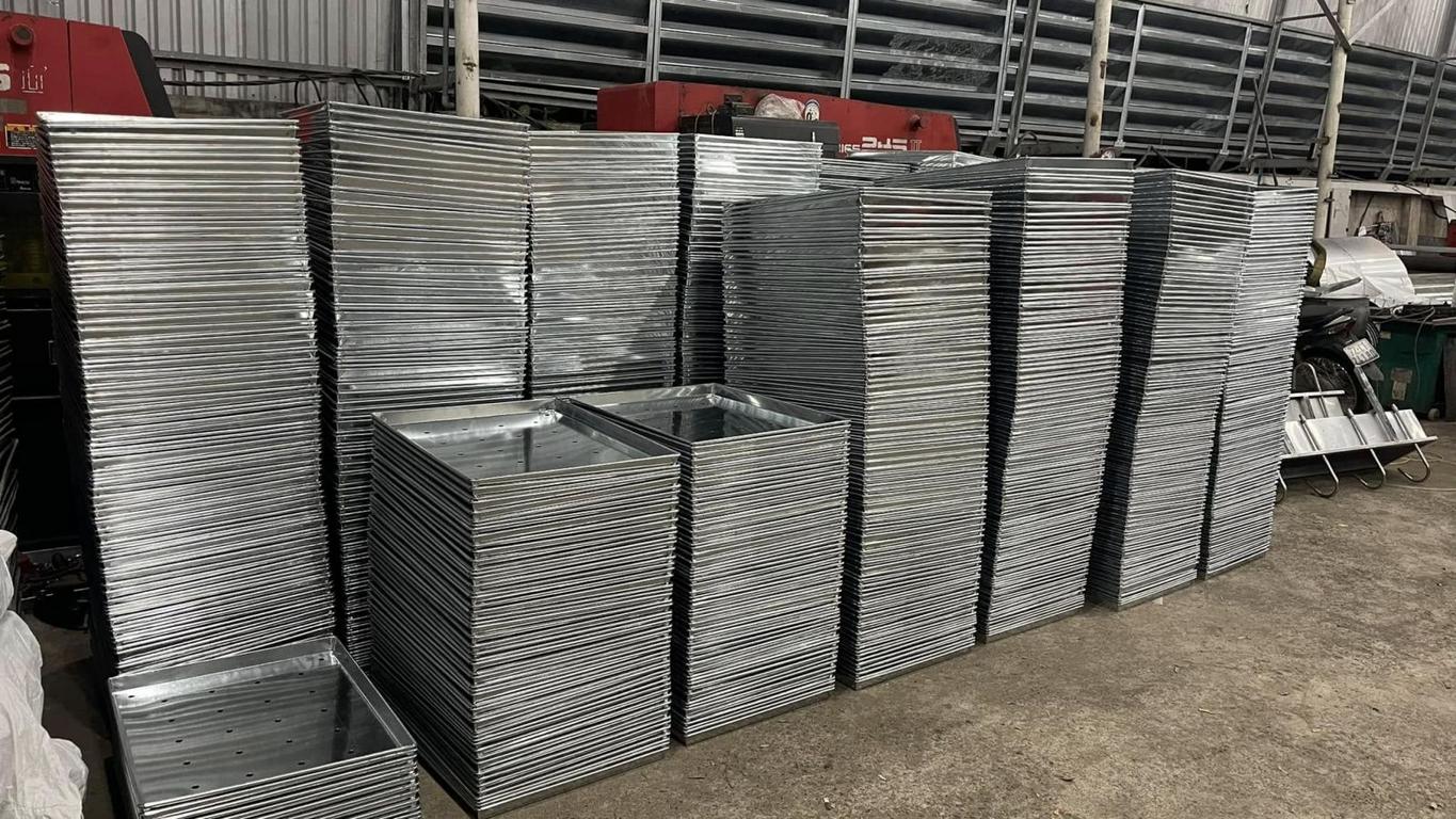 So sánh đặc tính chống ăn mòn của inox 201, 304 và 316 trong môi trường kho lạnh.