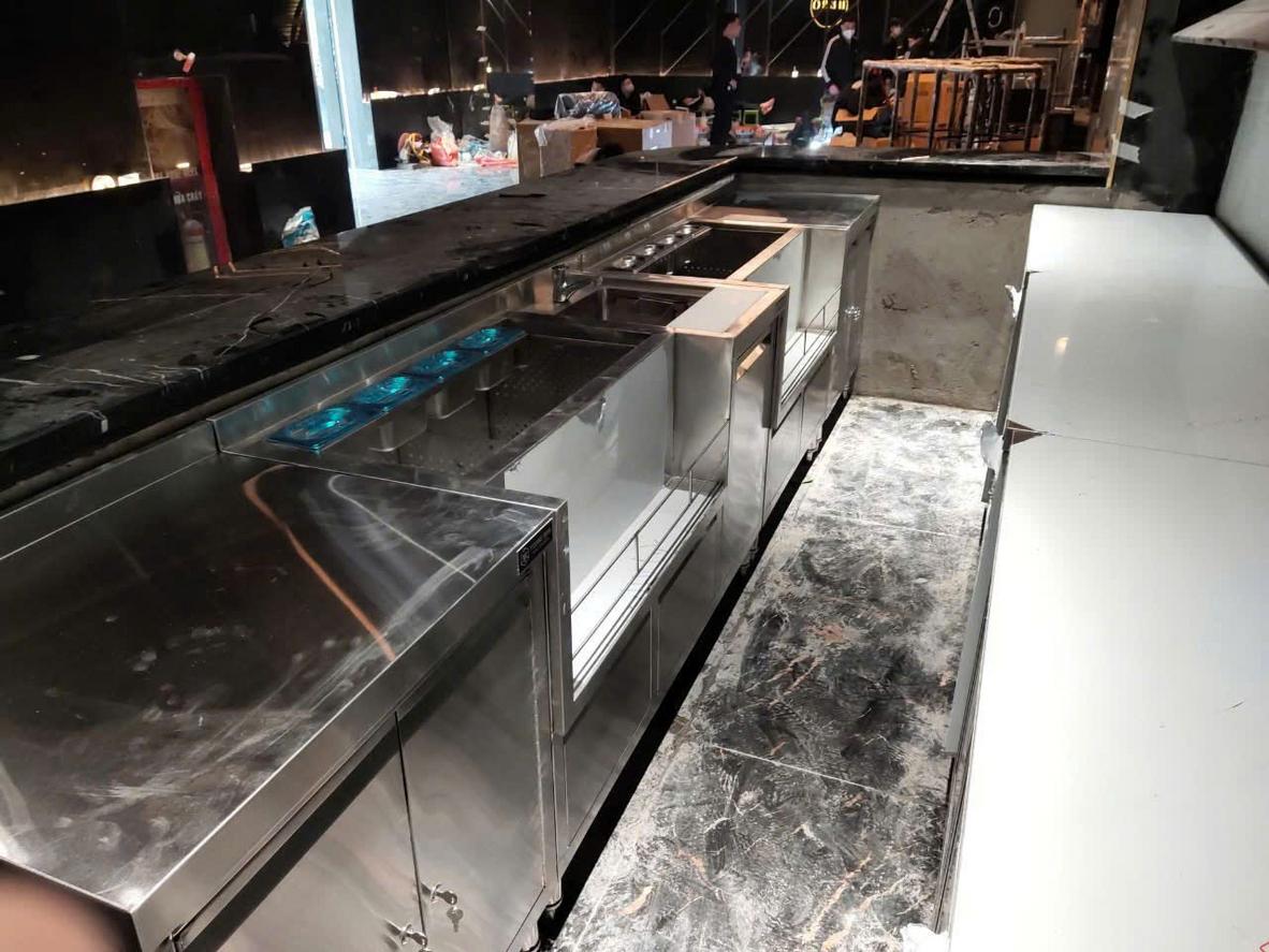 Axit từ trái cây là yếu tố thúc đẩy quá trình ăn mòn trên bề mặt inox 201