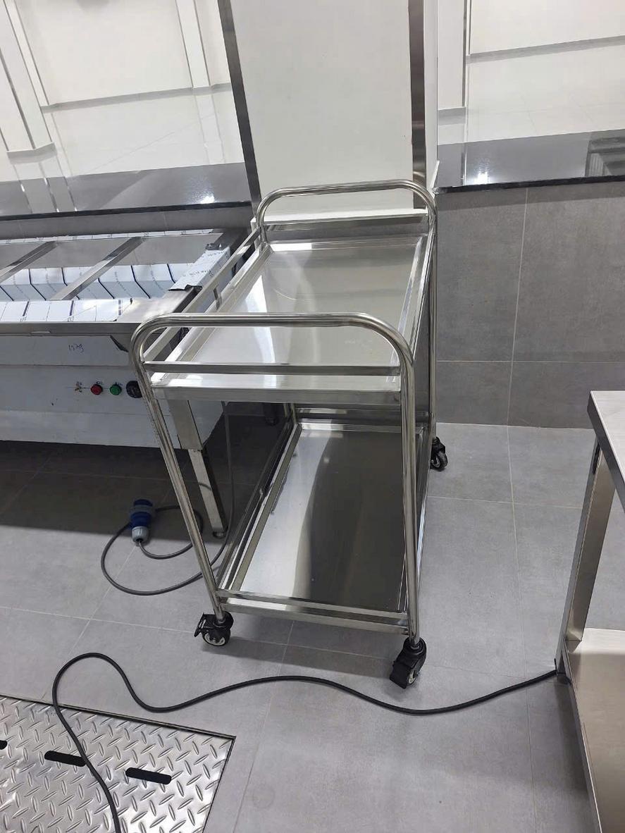 Bảng thông số chi tiết từng bộ phận: khung, mặt sàn, tay đẩy và bánh xe xe đẩy inox