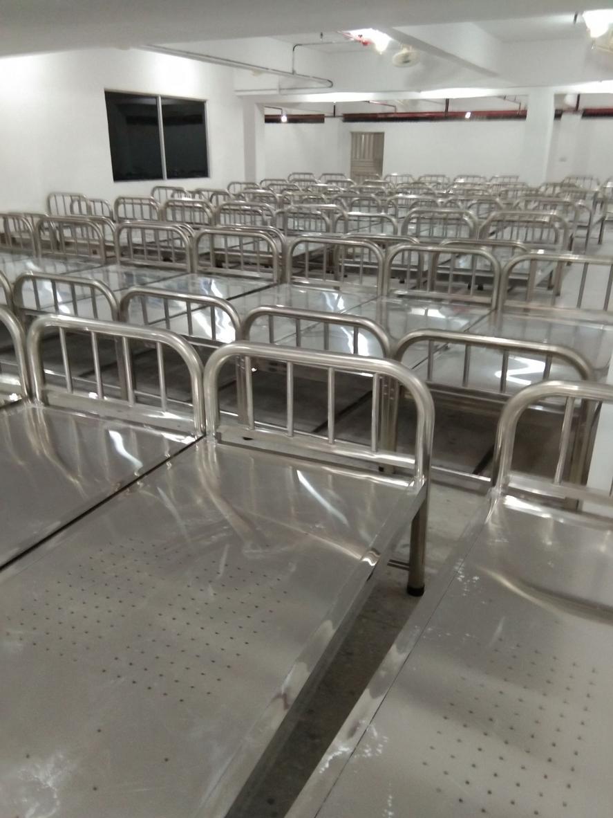 Kích thước giường y tế inox phổ biến 1900 x 900 x 540 mm (Dài x Rộng x Cao)