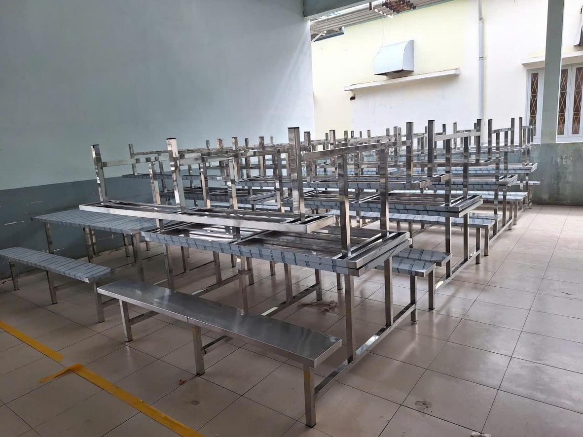 Chi tiết hoàn thiện bộ bàn liền ghế inox 304 dự án CÔNG TY TNHH BANDO VINA - Cơ Khí Đại Việt