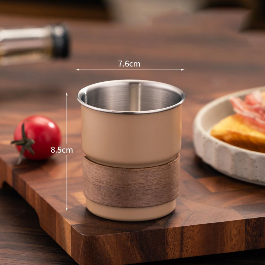 Thiết kế thân tròn cho phép ly inox 7.6x8.5cm xếp chồng gọn gàng trên kệ bếp và quầy bar