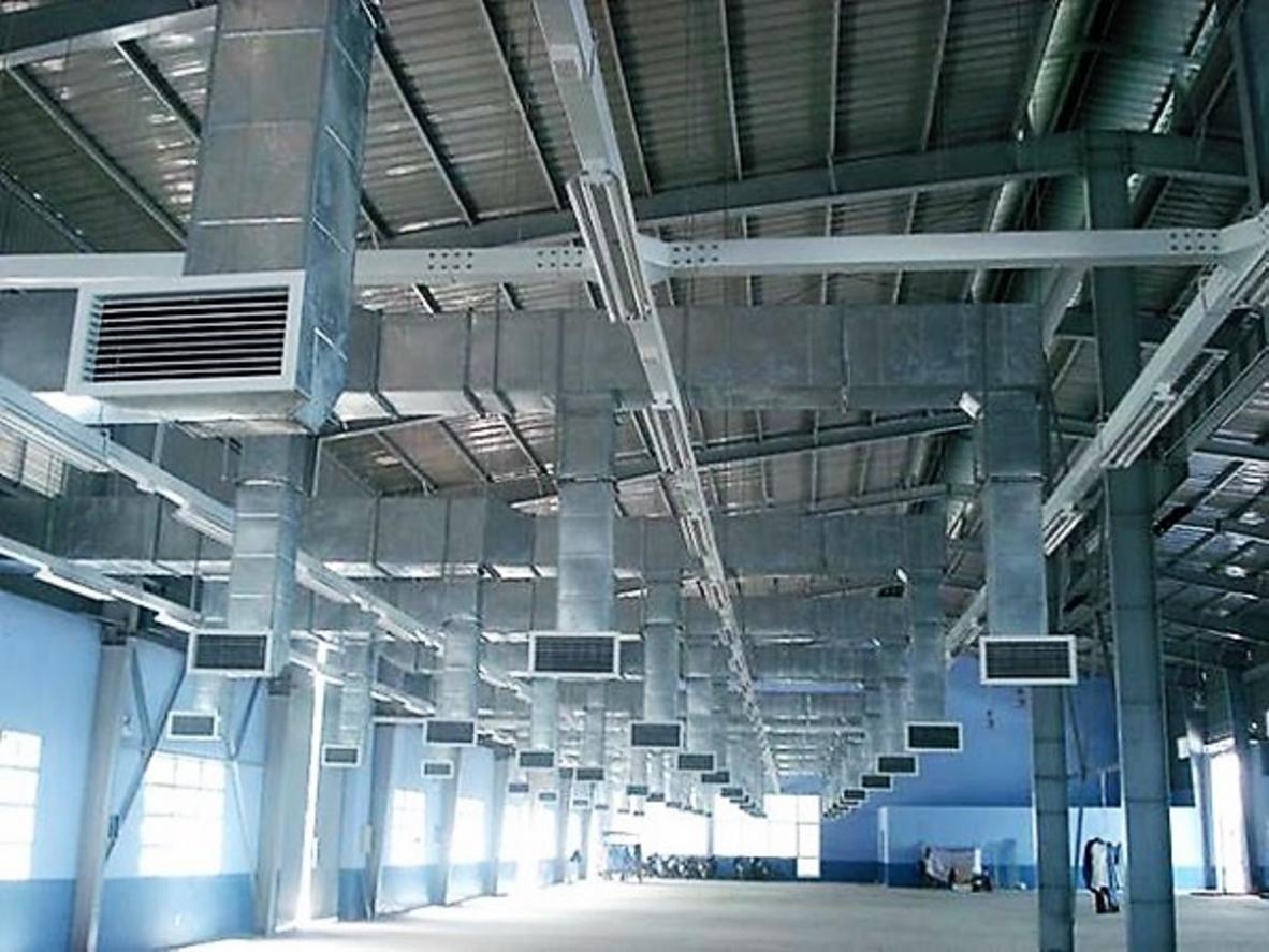 Vật liệu Inox 304 dày 1mm chịu nhiệt tốt và chống ăn mòn hiệu quả trong môi trường bếp công nghiệp